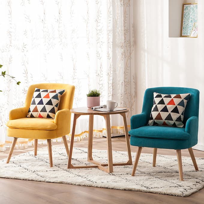 Bộ đôi ghế sofa đơn giản cho không gian phòng khách nhỏ